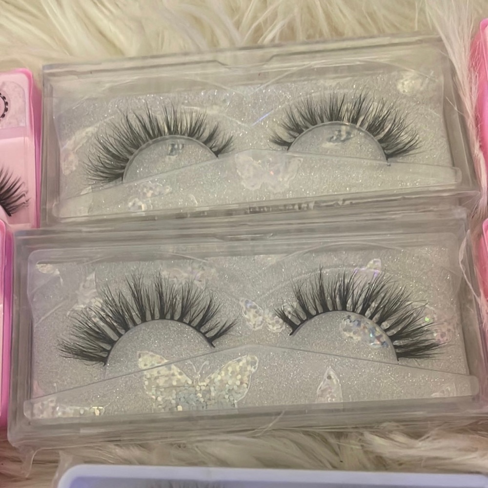 False Lashes - Picture 4 of 4